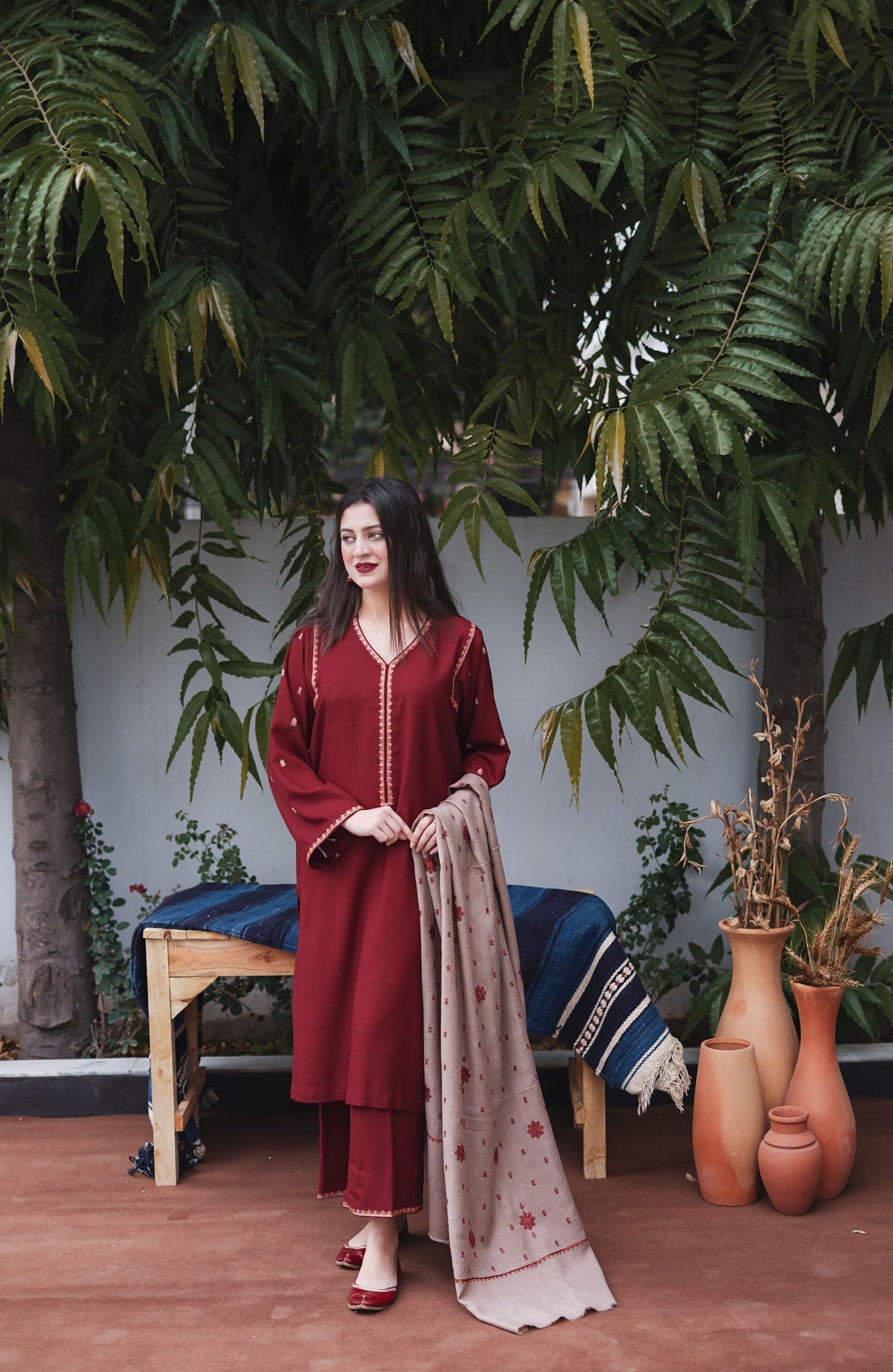 MAROON-BG105