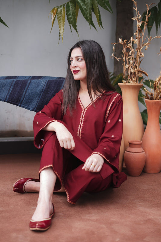 MAROON-BG105